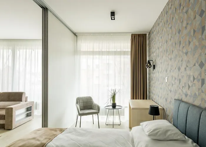 Parizs Garden Apartments